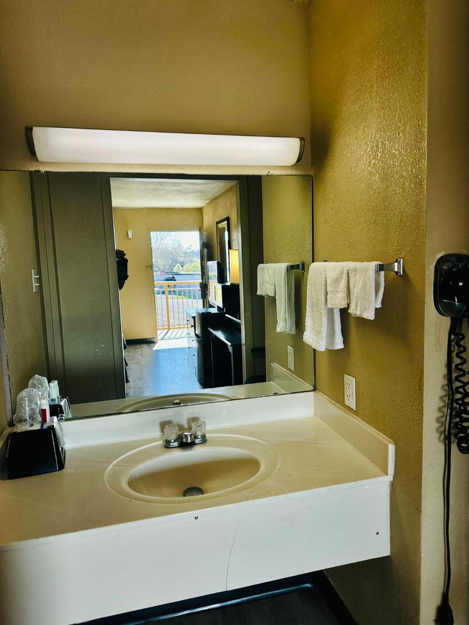 Travel Inn Bristol Near State Street Bagian luar foto